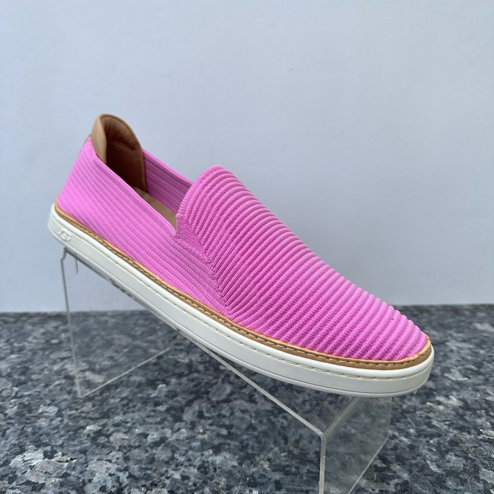 UGG Women's Sammy Slip On Sneaker Size 11 Pink Rib Knit .